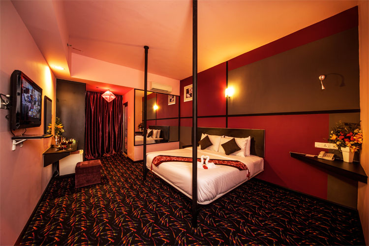 Hotel Rooms With Pole Dancing Hotel Rooms With Pole Dancing
